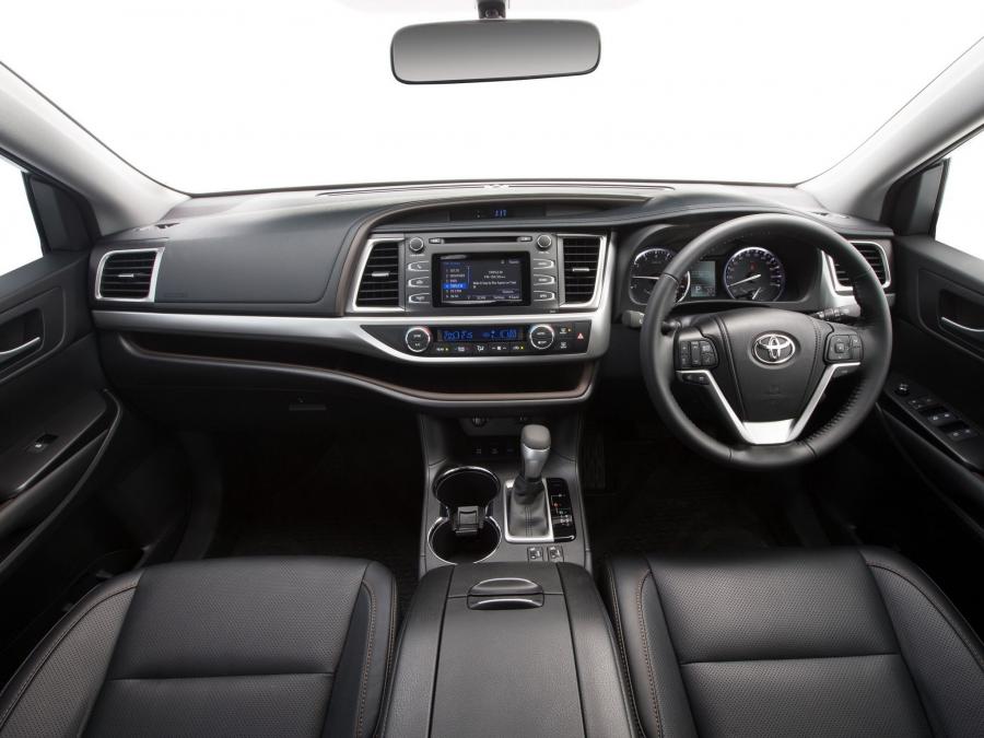 Торпедо Toyota Kluger 2014 года  (фото 7 из 23)